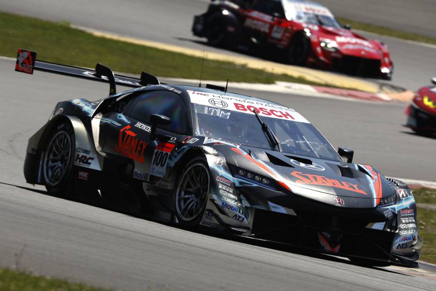 STANLEY NSX-GTがポールポジションを獲得、ARTA MUGEN NSX-GT(#16)は3番手から決勝へ