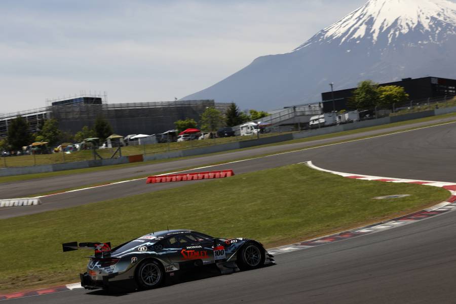 STANLEY NSX-GTとAstemo NSX-GTが2-3位で表彰台を獲得