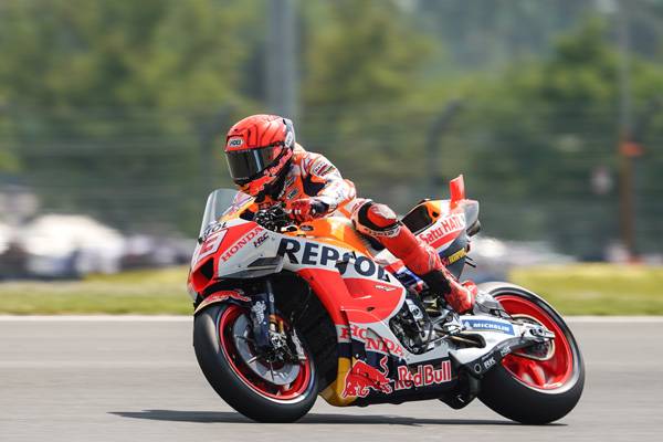 Front row to fifth for fighting Marquez in France