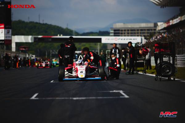 Yuto Nomura takes 2nd place on the podium