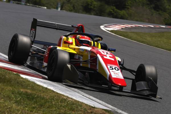 Iori Kimura goes pole-to-win in the season opener