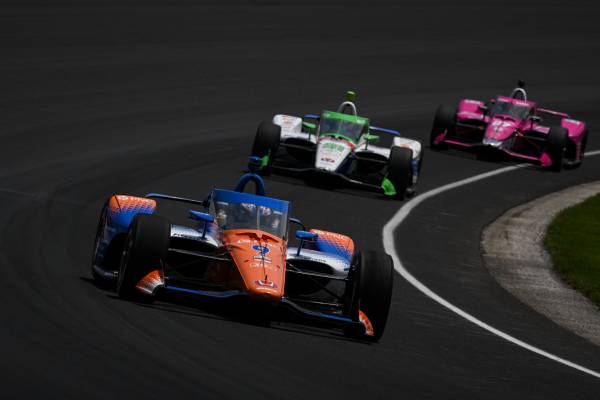 レース用セッティングを行う最後のチャンス、プラクティス8ではスコット・ディクソンが2番手、佐藤琢磨は3番手