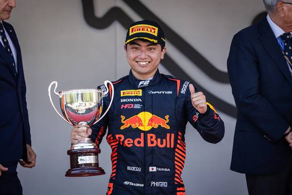 After starting from 2nd, Ayumu Iwasa wins the race leaving the rest far behind