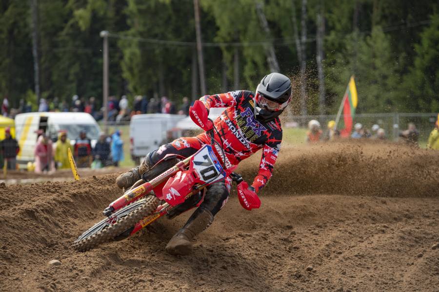 Mixed results for Fernandez at a rain-hit MXGP of Latvia