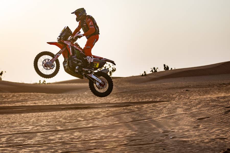 A Third One-Two for Honda Riders. Benavides and Cornejo on the Assault in the Dakar.