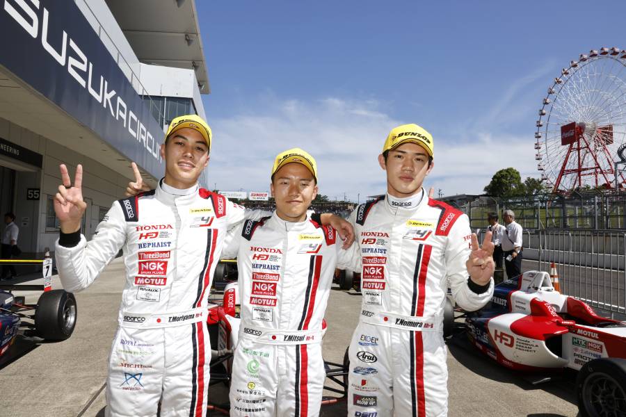 第4戦で2位に入った森山(写真左)