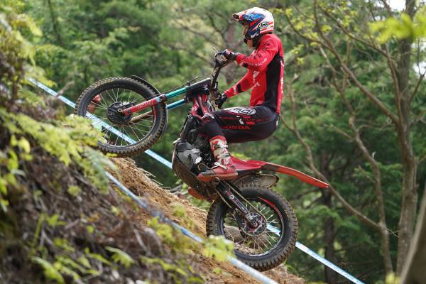 氏川政哉が今シーズン2勝目。小川友幸は3位となる