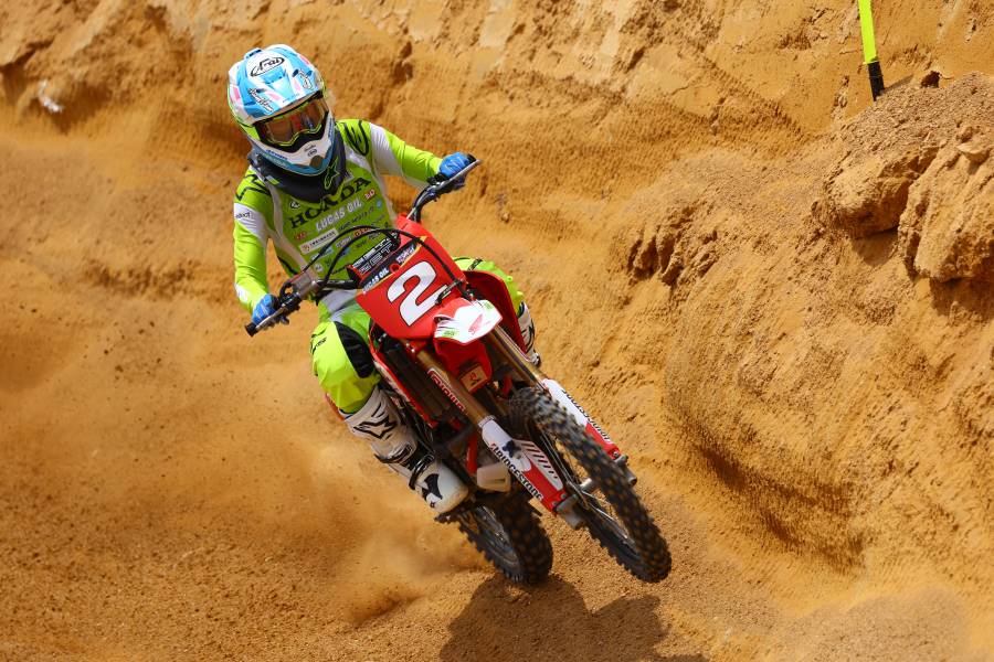 ヒート1では濱村いぶきが2位、ヒート2では川井麻央が今季3勝目