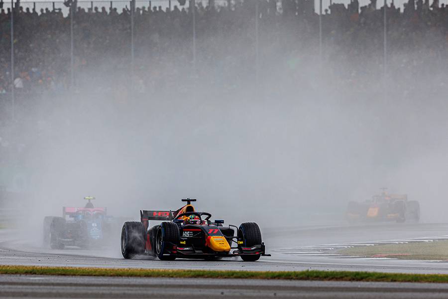 7番手スタートの岩佐歩夢、1周目にトラブル発生。ピットインして周回遅れとなるも完走を果たす