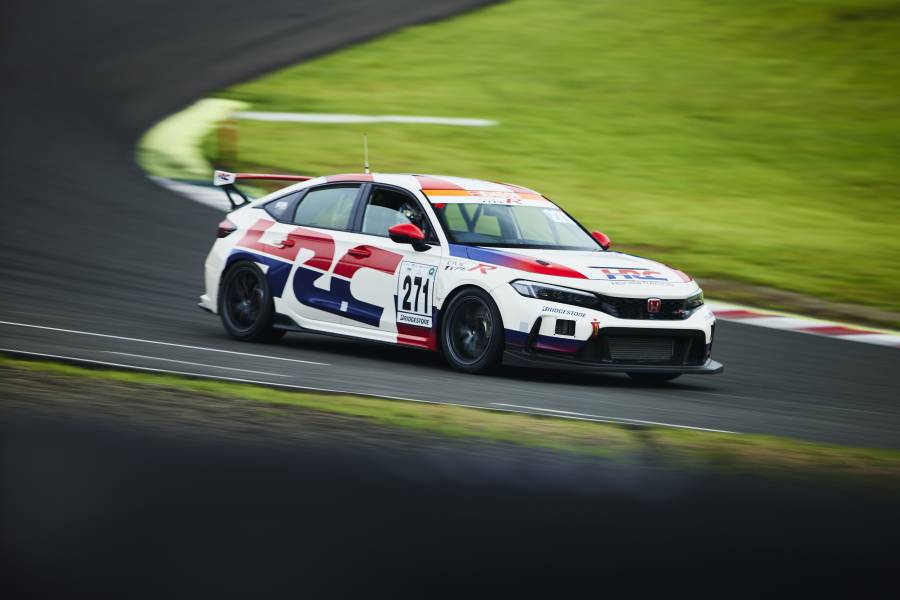 ST-QクラスのCIVIC TYPE R CNF-Rがトラブルを乗り越え完走