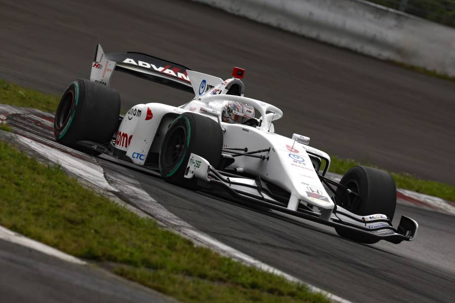 牧野任祐が4年ぶりとなるポールポジションを獲得