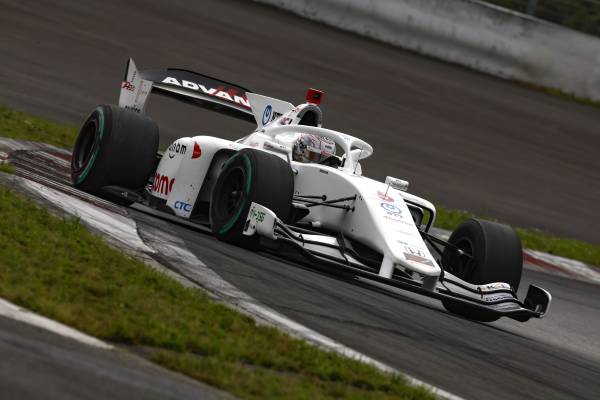 牧野任祐が4年ぶりとなるポールポジションを獲得