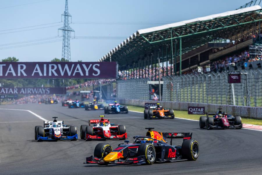 5番手スタートからジャンプアップした岩佐は、最終ラップにファステストをマークして2位表彰台を獲得