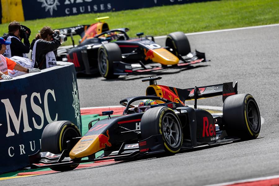 Starting from 16th Ayumu Iwasa finishes 7th, he overtakes eight cars to score two points