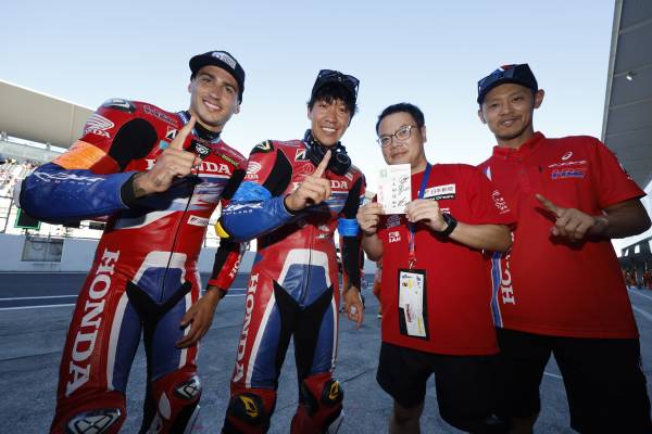 Team HRC with 日本郵便が2年連続でポールポジションを獲得