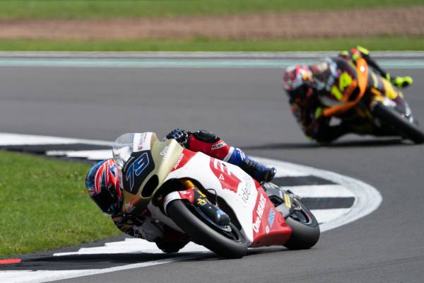 Ai and Somkiat's hard-fought race to finish in the top 10