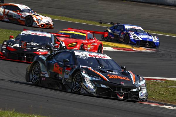 【2023シーズン中間レビュー】 4戦で5台全車が表彰台登壇。STANLEY NSX-GTがランキング3番手で後半戦へ