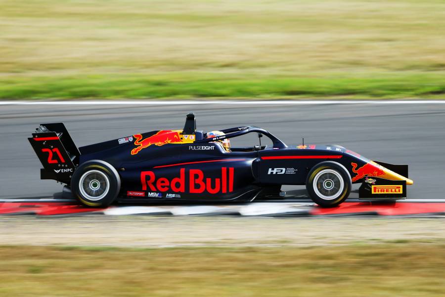 Arao finishes 14th in Race 2 and scores points