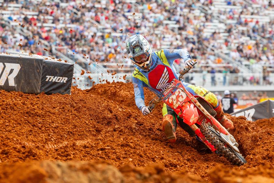 Sexton Dominates Inaugural SuperMotocross Race