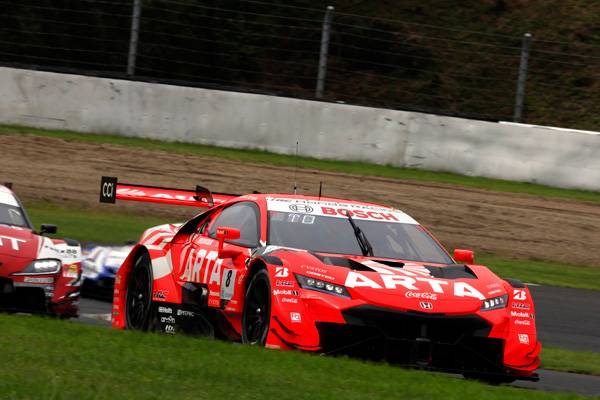 ARTA MUGEN NSX-GT(#8)がポールポジションを獲得、Astemo NSX-GTは3番手から決勝へ