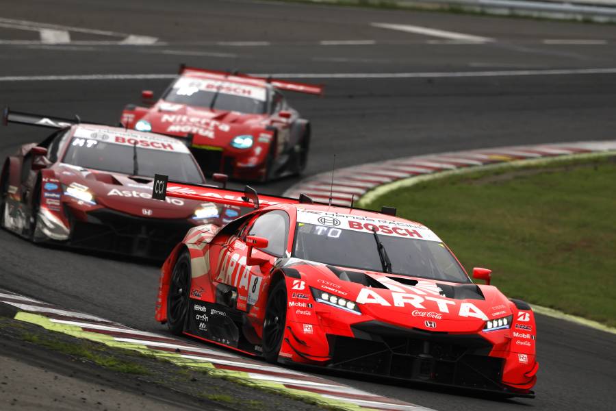 #8 ARTA MUGEN NSX-GTが波乱のレースを制する