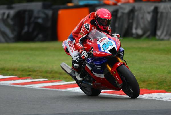 A challenging day at Oulton Park for Honda Racing