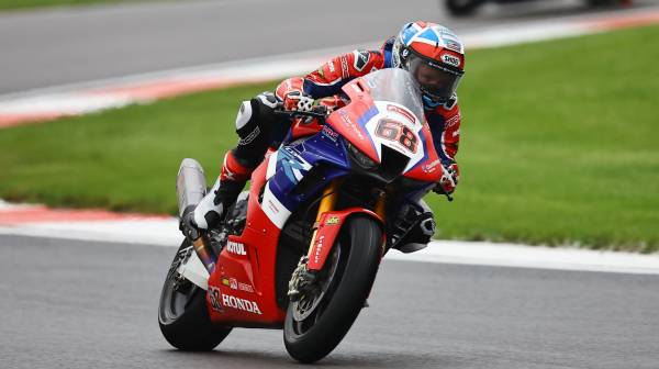Tom Neave scores points in a rain-soaked Donington Park as the Pathway Fireblade paves the way to sixth for Franco Bourne