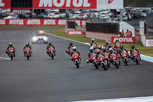 ファイナルラップのドラマを制してプラタマが優勝