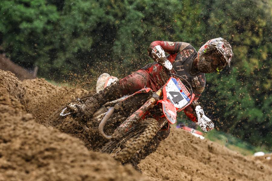 ヒート1で大城が、ヒート2で小方が2位を獲得