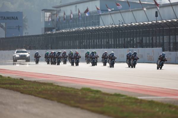 Pratama Beats Odaki in Race 1 Thriller