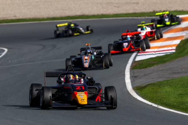 Arao takes 5th in Race 1