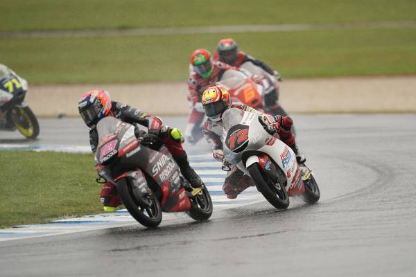 古里は荒天のレースを7位完走。アジは表彰台を争うもクラッシュ