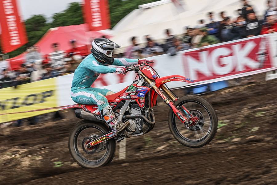 ヒート2で鈴村がIA初優勝 ヒート3でシューが優勝