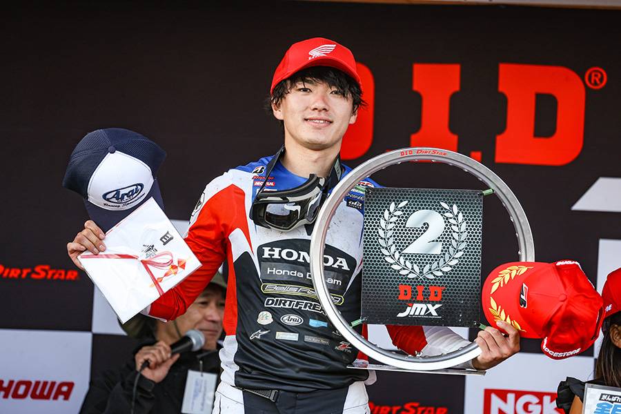 ヒート1でカナードが、ヒート2とヒート3で大倉が2位を獲得