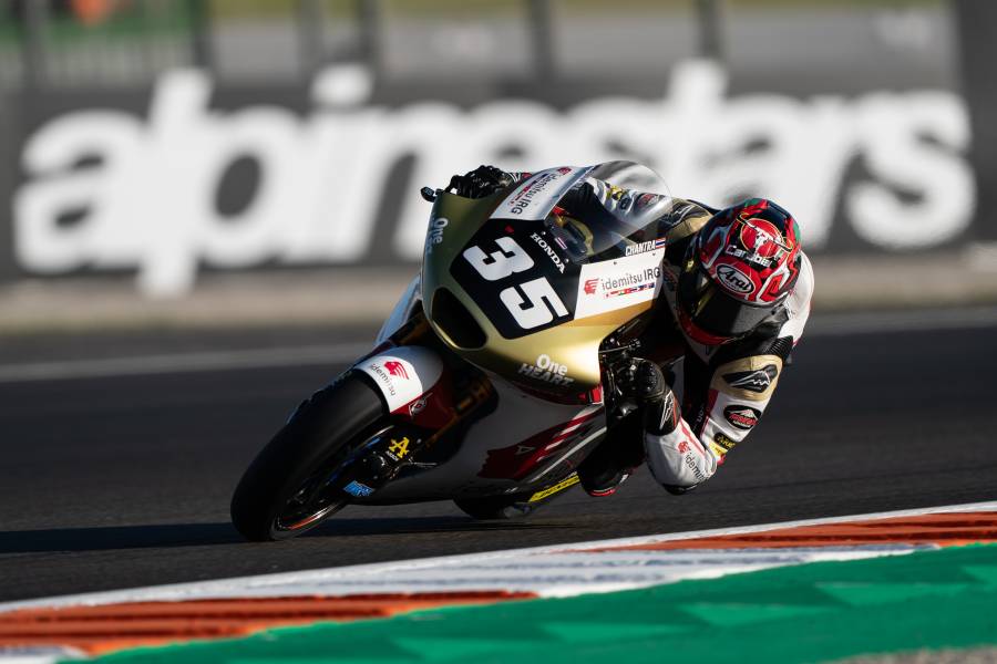 Lights and Shadows During the Last Qualifying of the Year in Valencia