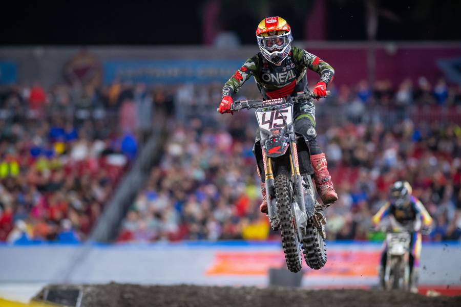 Colt Nichols at Round 6, Tampa