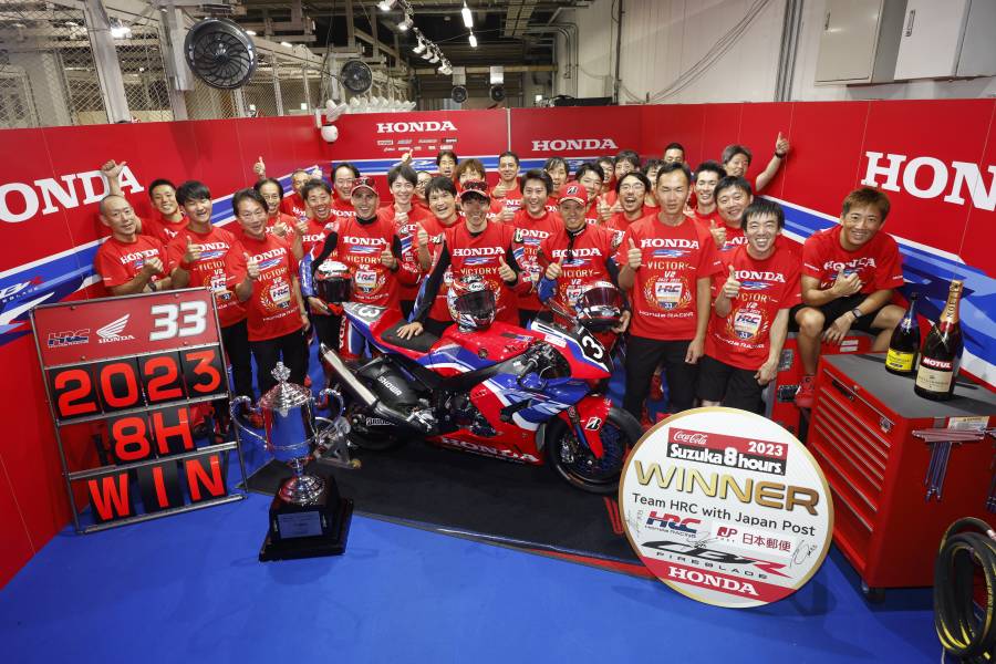 Team HRC with Japan Post at the Suzuka 8 Hours