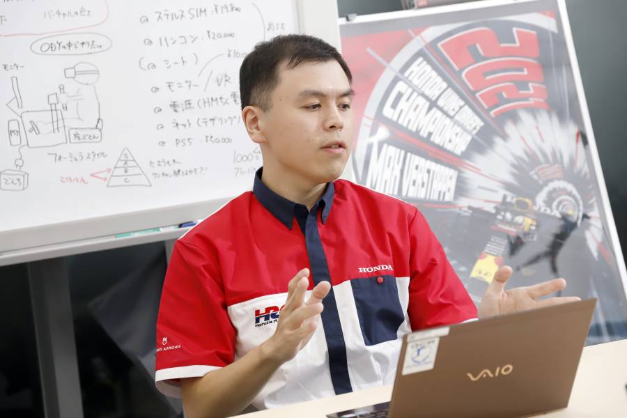 幼少期からクルマが好きだという菊池。どんなに深夜であっても、F1をフリープラクティスから決勝までリアルタイムで観戦することをやめられないというモータースポーツ好き