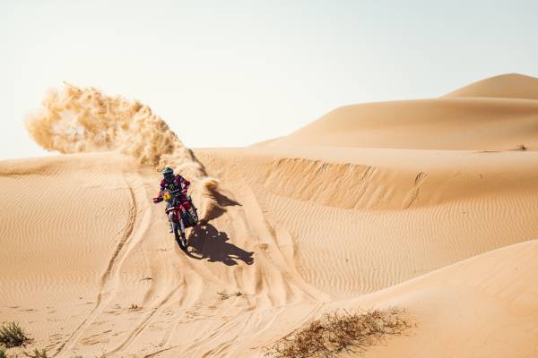 Quintanilla bounces back for the stage five victory as Van Beveren joins him on the podium