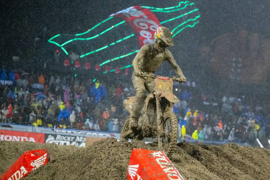 Challenging Night for Team Honda HRC at Muddy San Francisco SX
