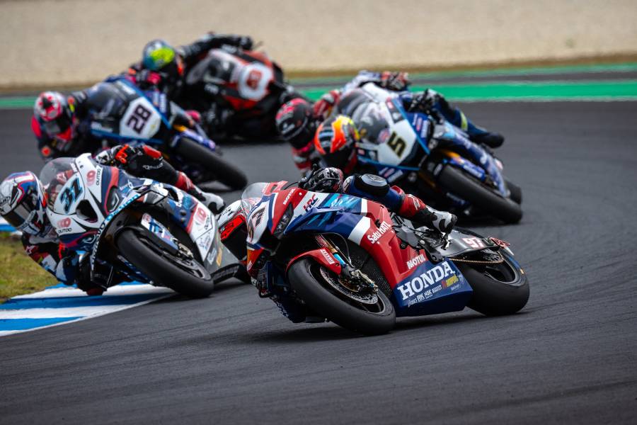 WSBK開幕戦のレース1でビエルゲがトップ10フィニッシュし、ポイントを獲得