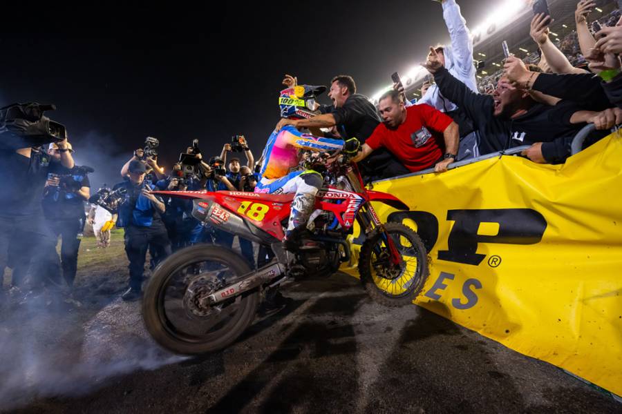 ジェット・ローレンスがデイトナSX優勝者リストに名を刻む