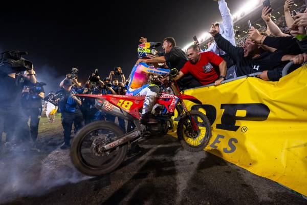 ジェット・ローレンスがデイトナSX優勝者リストに名を刻む