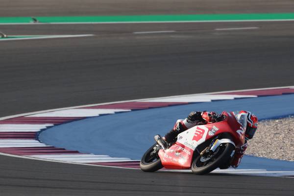 Mitani cruises to debut win ahead of Race 1 podium fight thriller