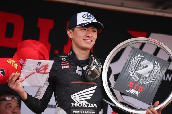 大倉がヒート1とヒート2で2位、横山がヒート3で2位