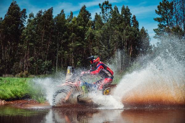 Tosha dominates marathon stage to Badajoz