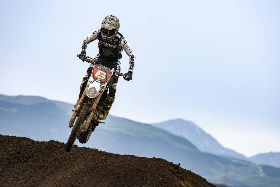 柳瀬が追い上げのレースでヒート1の3位表彰台に