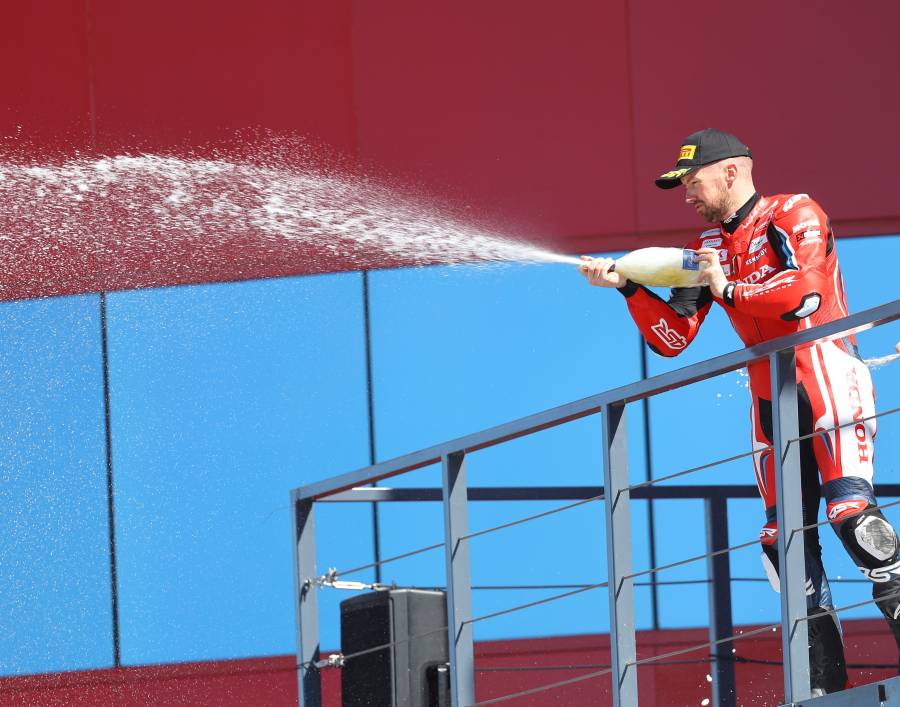 Back on the podium in Supersport and a fighting ride in Superbike