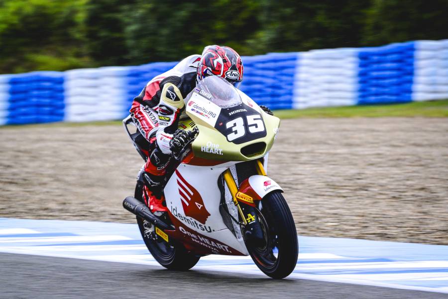 Promising Saturday for Chantra and Aji despite rain in Jerez