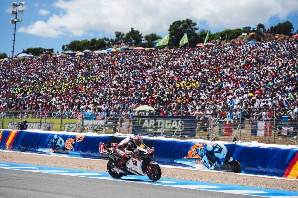 Nakagami takes points in Jerez